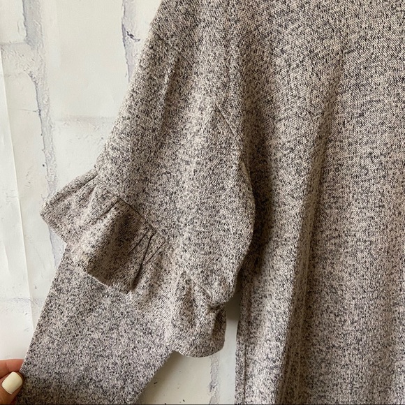 WAYF Marbled Ruffle Sleeve Long Sleeve Crewneck Top White Black Grey XS - Picture 4 of 6